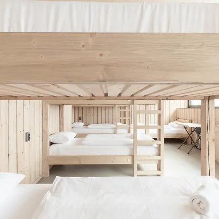 Zazvor Guest house Tale